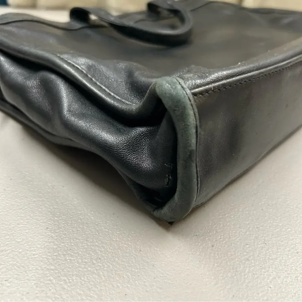 Tumi Black Leather Soft Briefcase Messenger Bag Zipper Closure Pockets